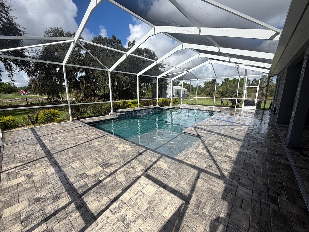 Pool Deck / Cage Cleaning Davenport 